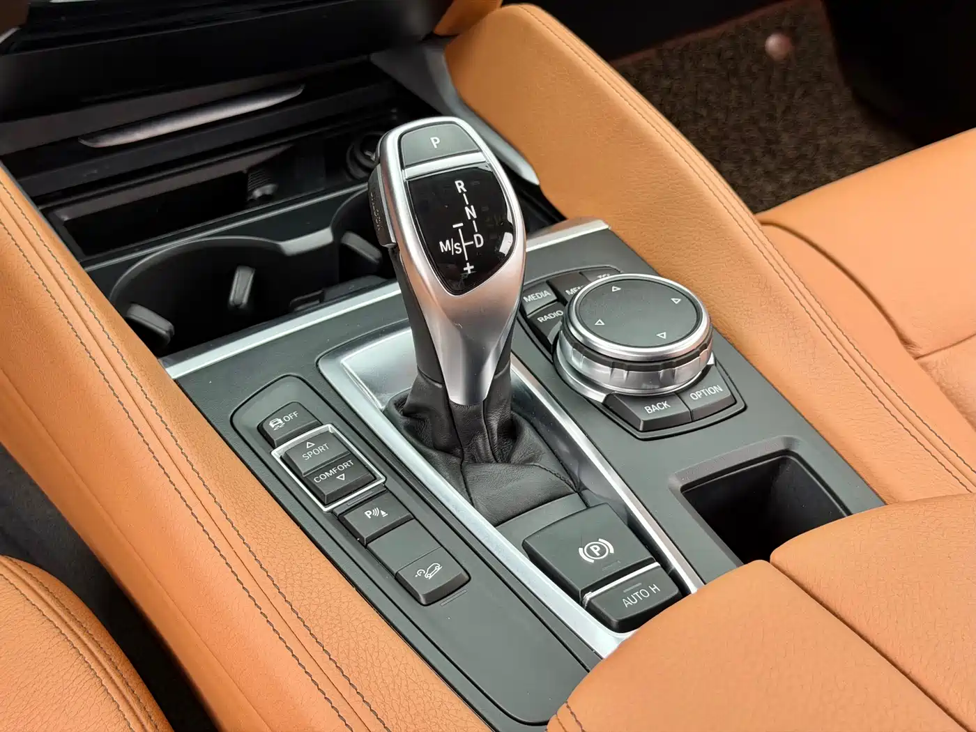 BMW X6 2015 xDrive35i Luxury Model фото 14