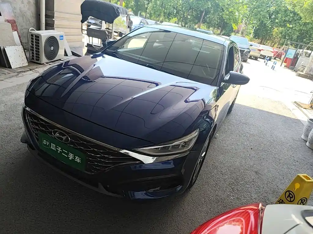 Photo 2 - Hyundai Lafesta