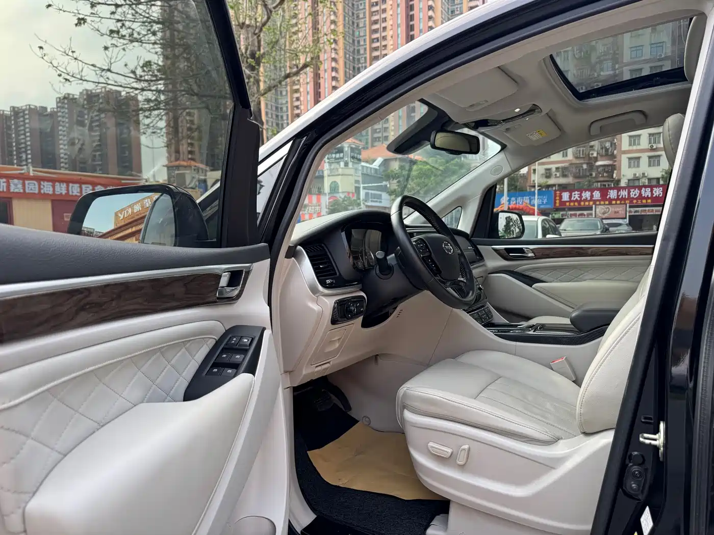 GAC Trumpchi Trumpchi M8 2018 320T Premium Edition фото 9
