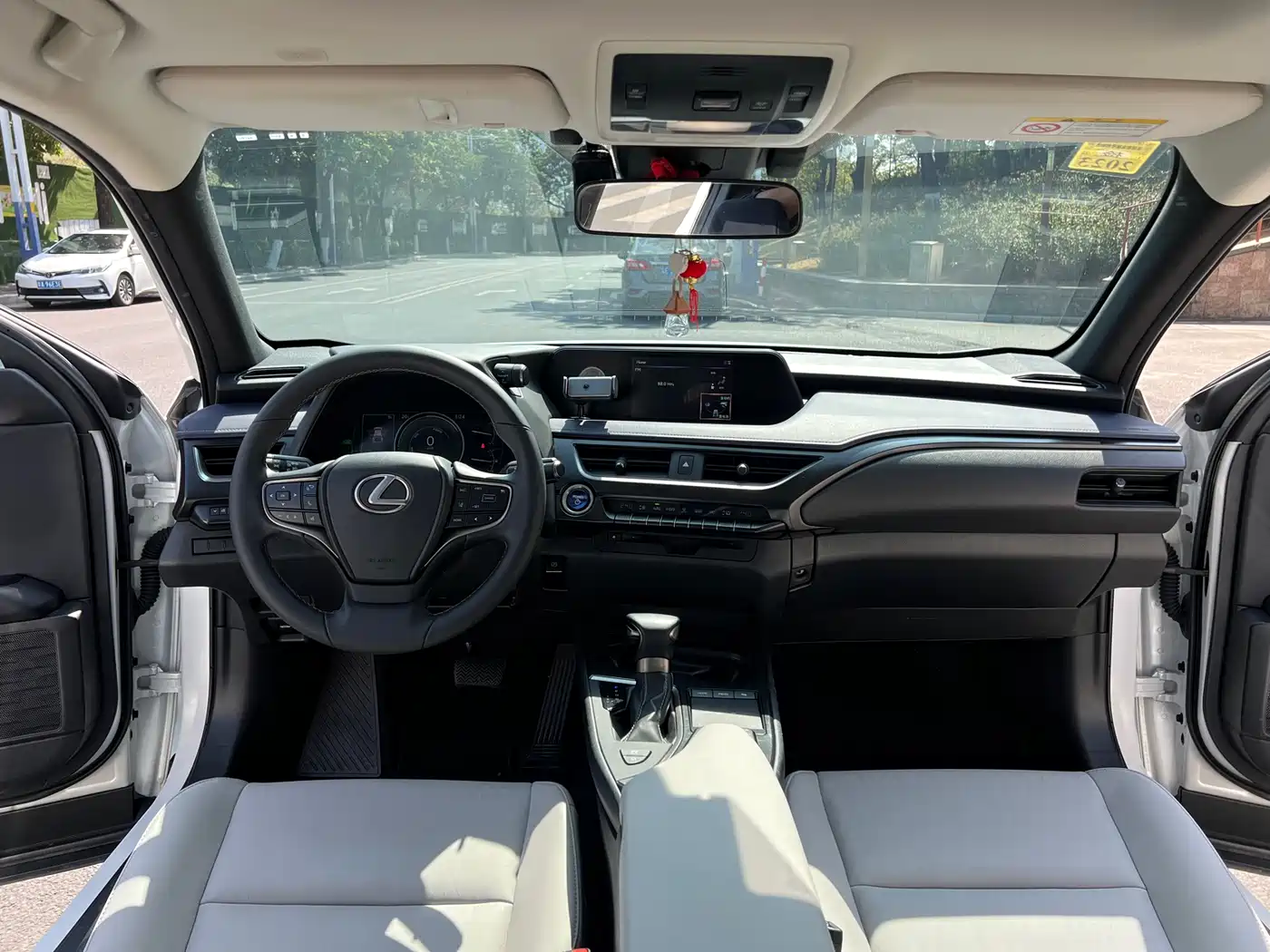 Lexus UX 2020 260h Explore Fun Edition China V фото 15