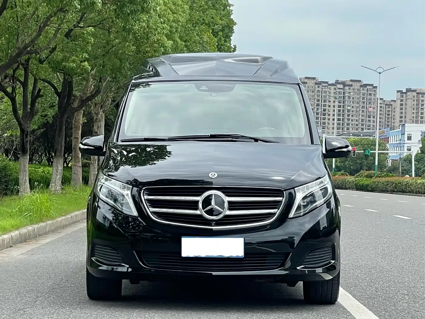 Mercedes-Benz V-Class 2017 Model V 260 L Premium Extended Edition фото 2