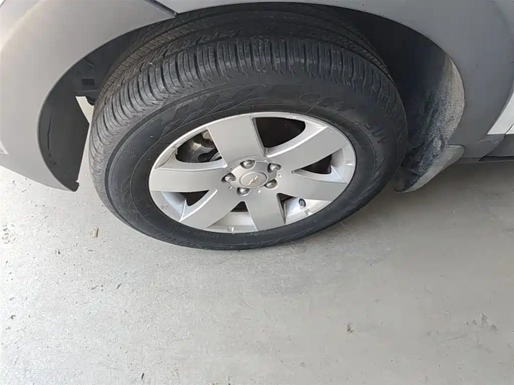 Chevrolet Captiva 2014 2.4L 2WD Urban 7-seater фото 23