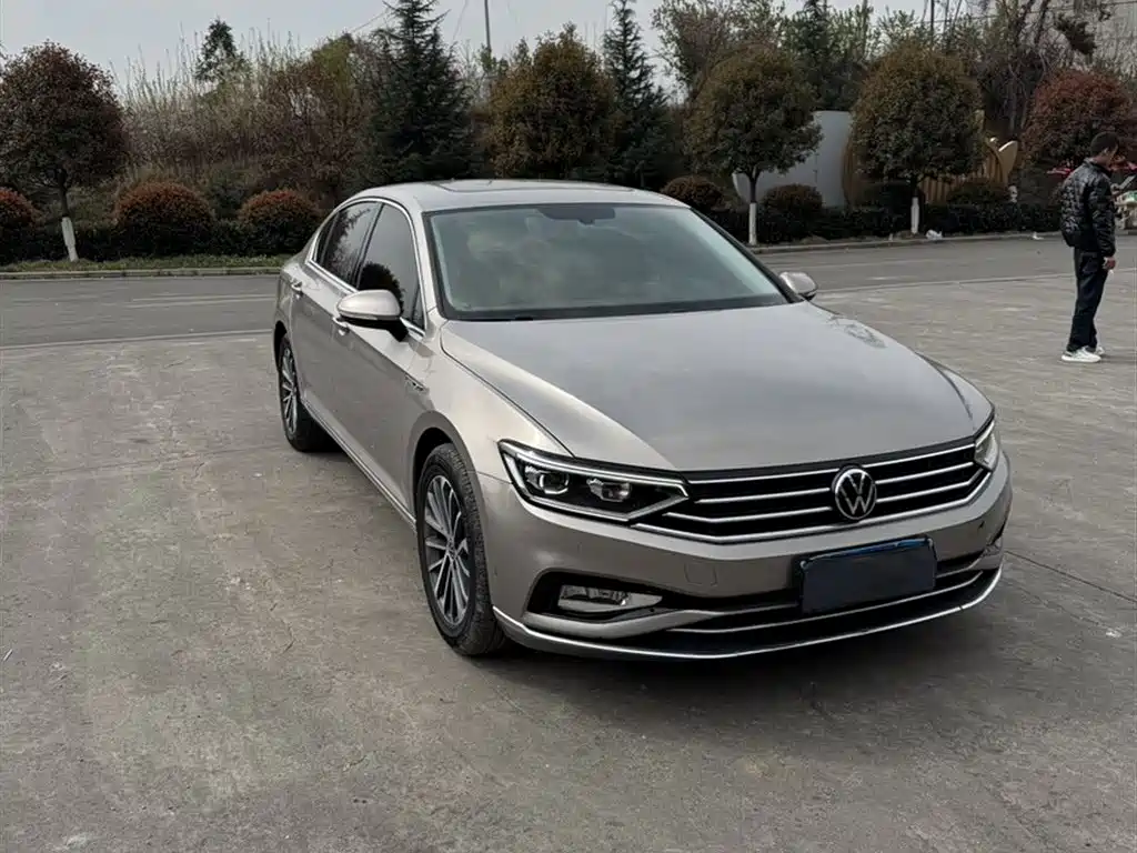 Volkswagen Magotan 2020 330TSI DSG Luxury фото 7