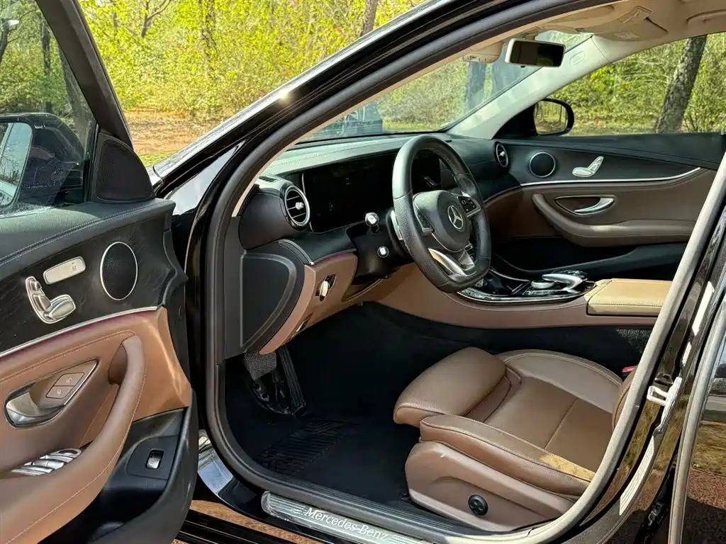 Mercedes-Benz E-Class 2016 E 200 L Sport Type фото 7