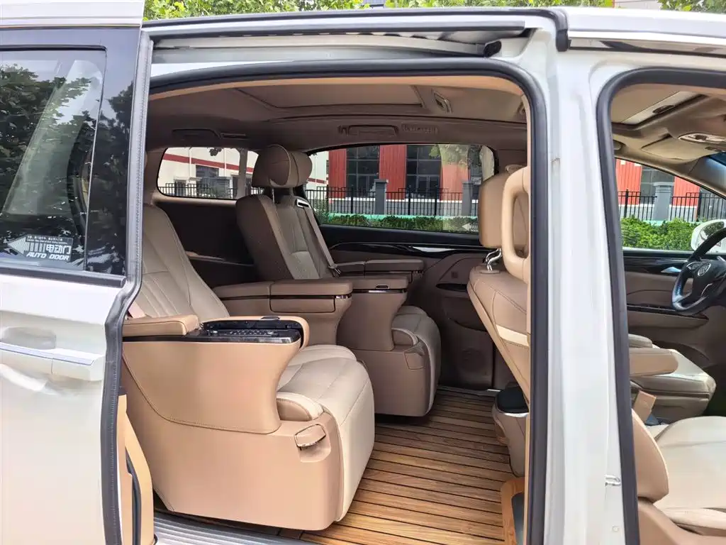 Buick GL8 2018 ES 28T Luxury Type China VI фото 4