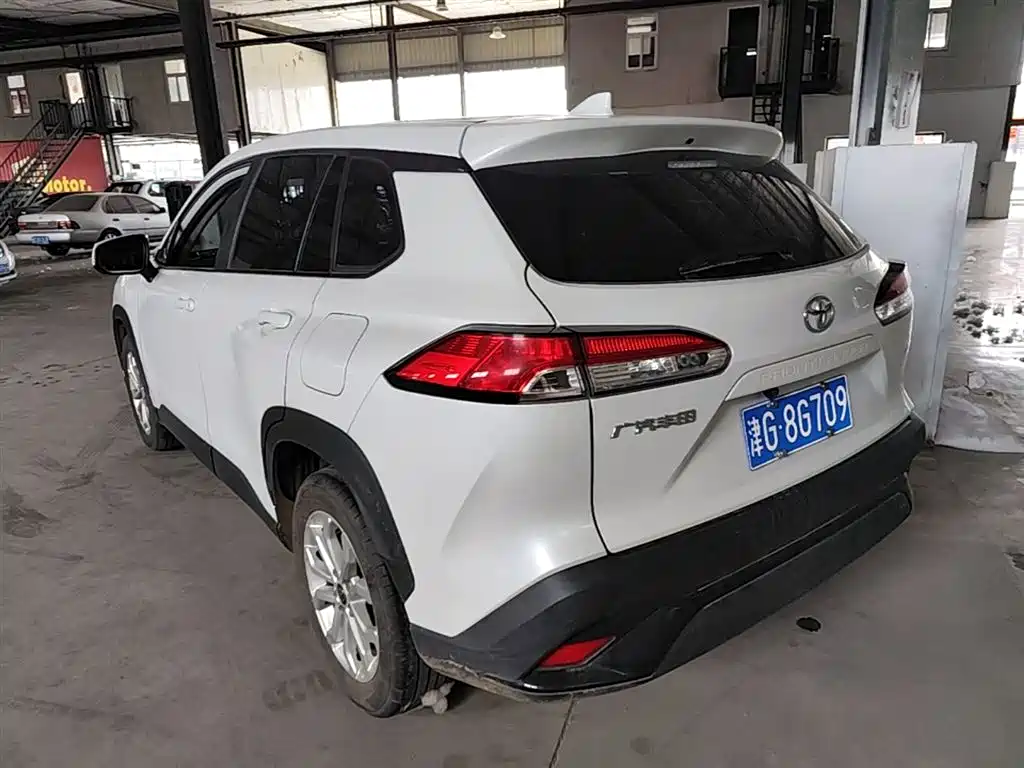 Toyota Frontlander 2023 2.0L CVT Elite Edition фото 9