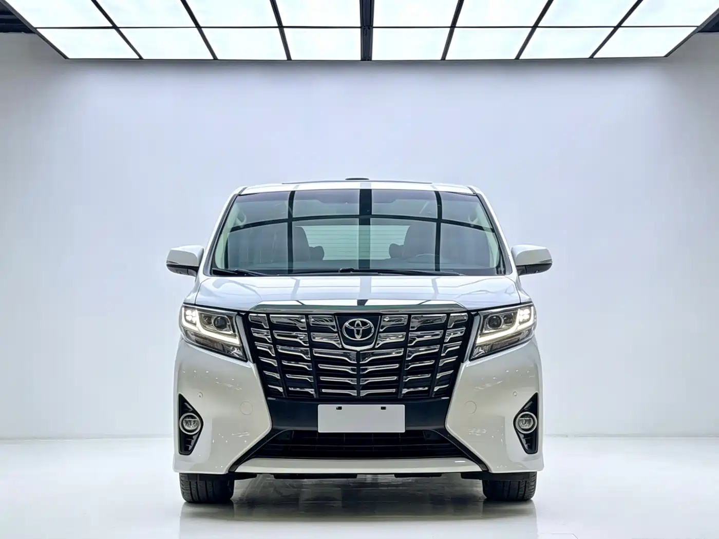 Toyota Alphard 2015 3.5L Luxury Edition фото 2