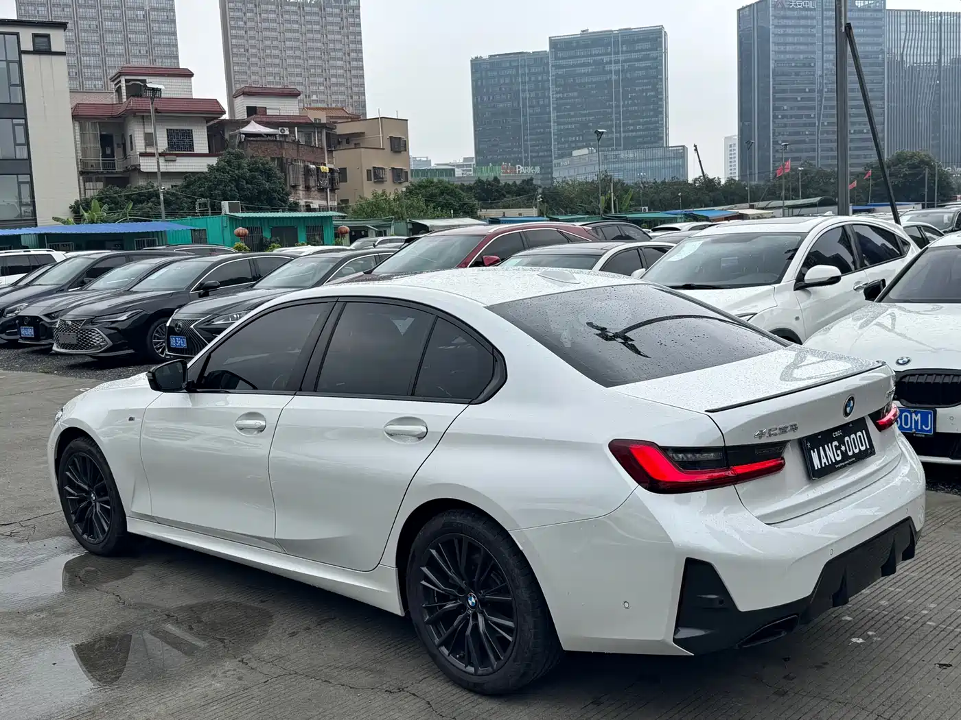 BMW 3 Series 2023 325i M Sport Black Night Package фото 7
