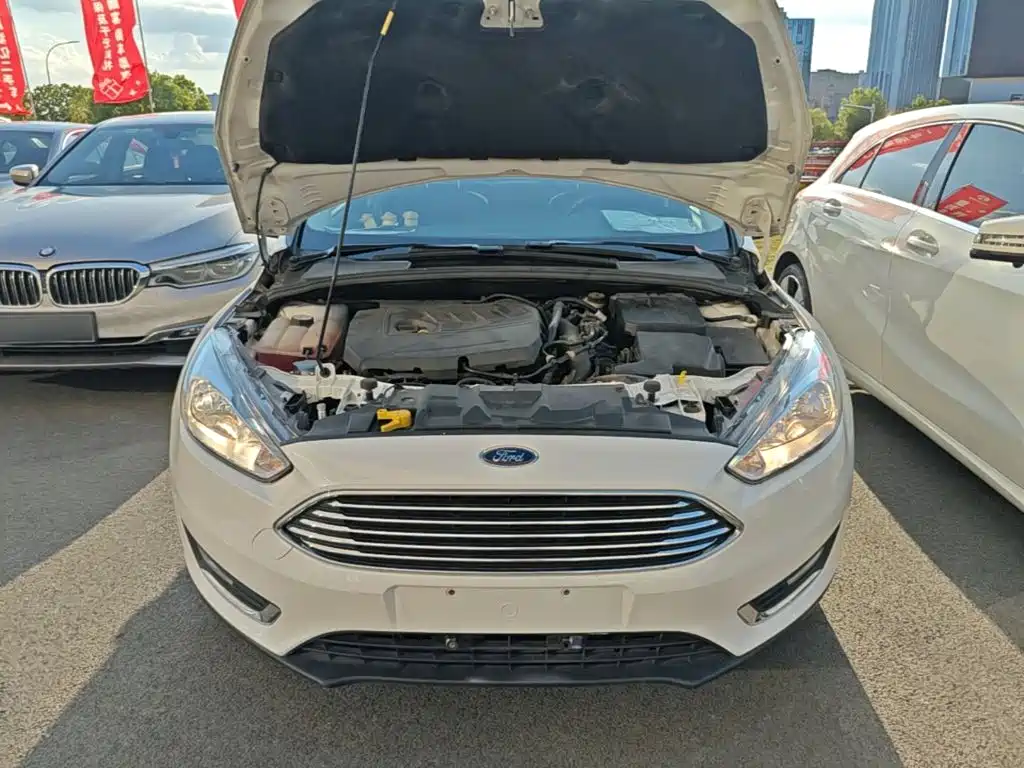 Фото 20 - Ford Focus