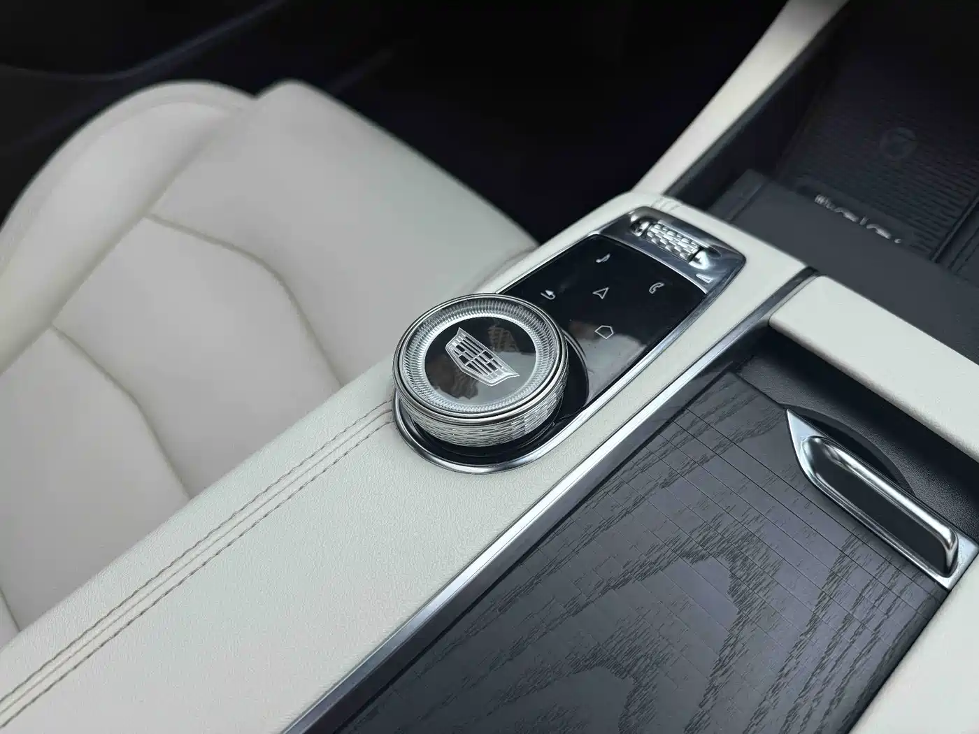 Cadillac CT6 2023 28T Luxury Edition фото 14