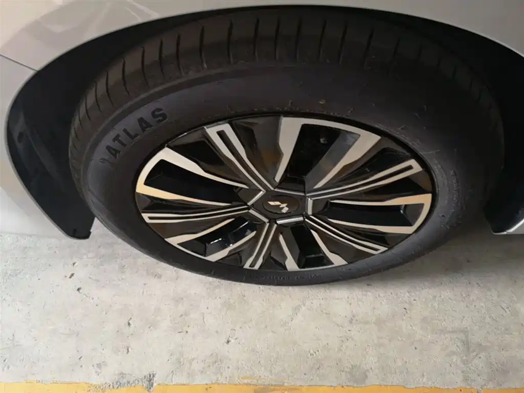 Wuling Motors Xingguang 730 New Energy 2025 2025 Model Plug-in Hybrid Base Version