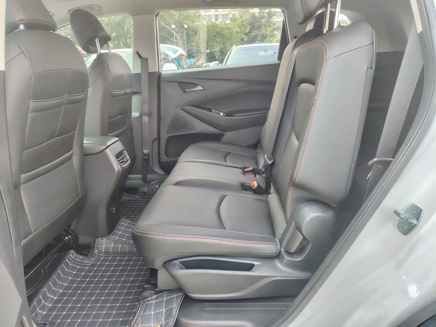 Chevrolet Volando 2023 2020 Mild Hybrid Redline 530T Automatic Premium Edition (5+2 seater)