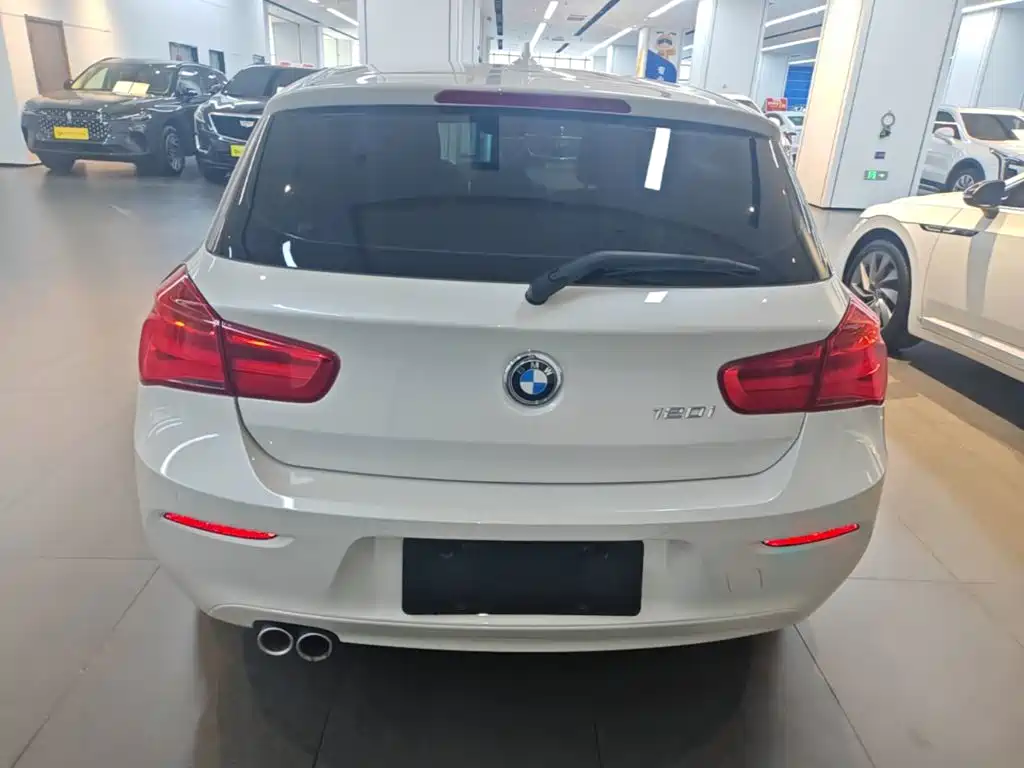 صورة 6 - BMW 1 Series (Import)