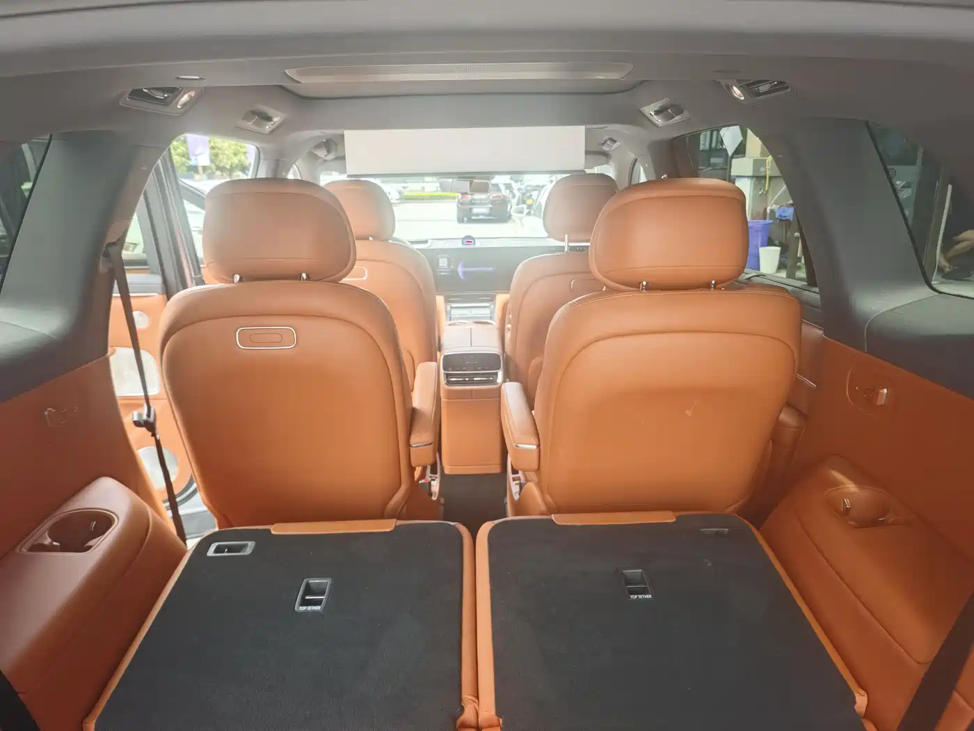 AITO Wenjie AITO M8 2025 Extended Range Ultra 53.4kWh 6-Seater фото 13