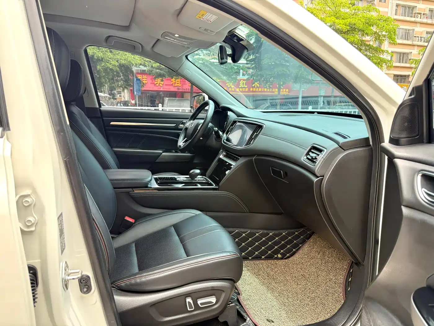 GAC Trumpchi Trumpchi GS8 2020 390T 2WD Luxury Smart Connect Anniversary Edition (7-Seater) фото 8