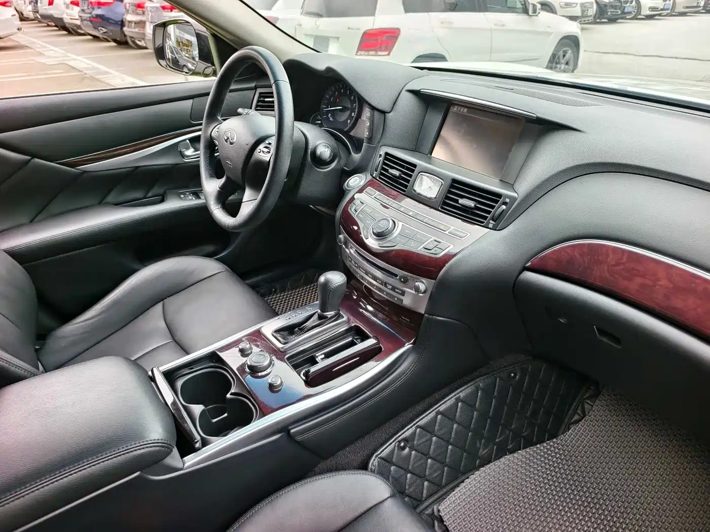 Infiniti Q70 2017 2017 Q70L 2.5L Enjoyment Edition