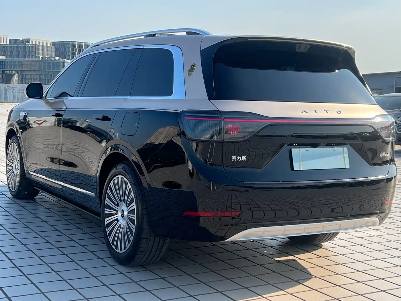 AITO Wenjie AITO M9 2025 Extended Range Ultra 52kWh 5-Seater фото 4