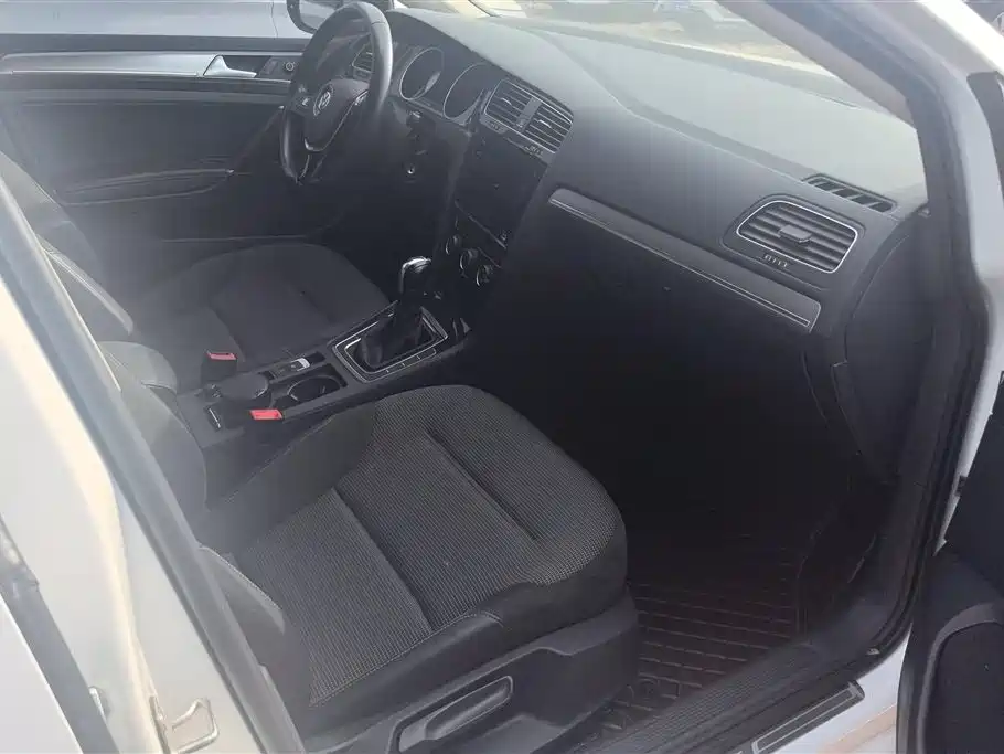 Volkswagen Golf 2020 280TSI DSG Comfort фото 8
