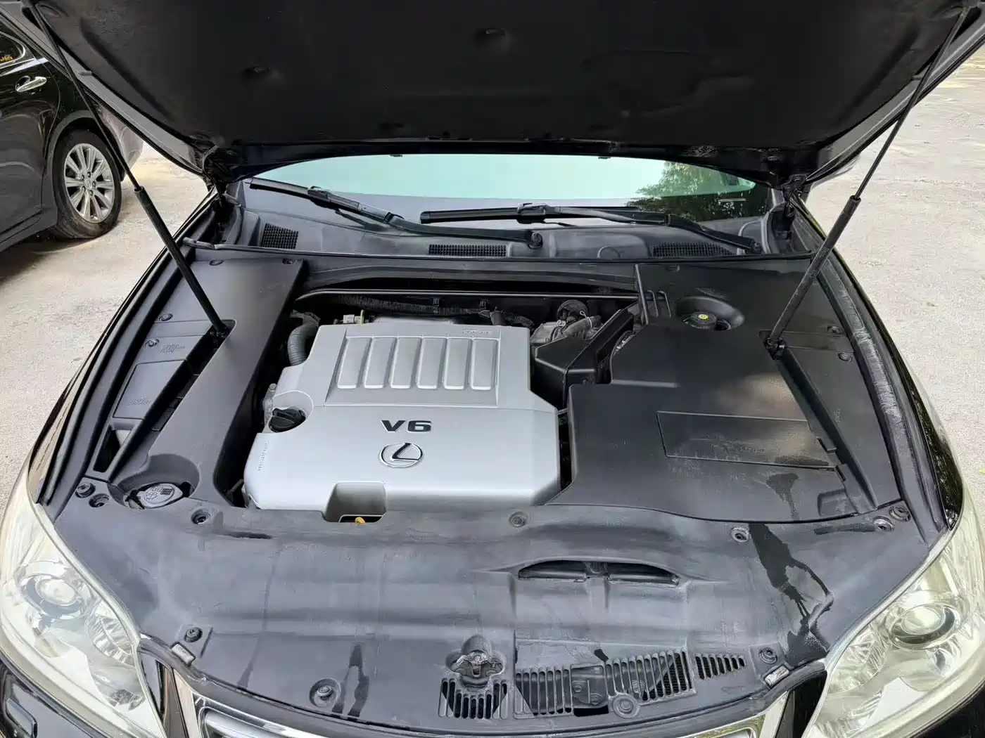 Фото 9 - Lexus ES