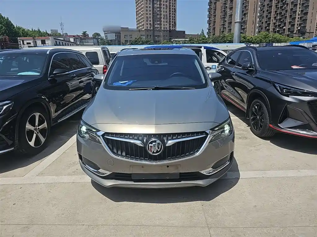 Buick GL6 2018 18T 6-Seater Premium фото 3