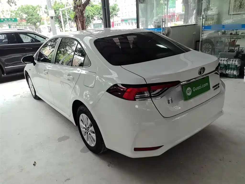 Toyota Corolla 2022 Hybrid 1.8L E-CVT Pioneer Edition фото 5