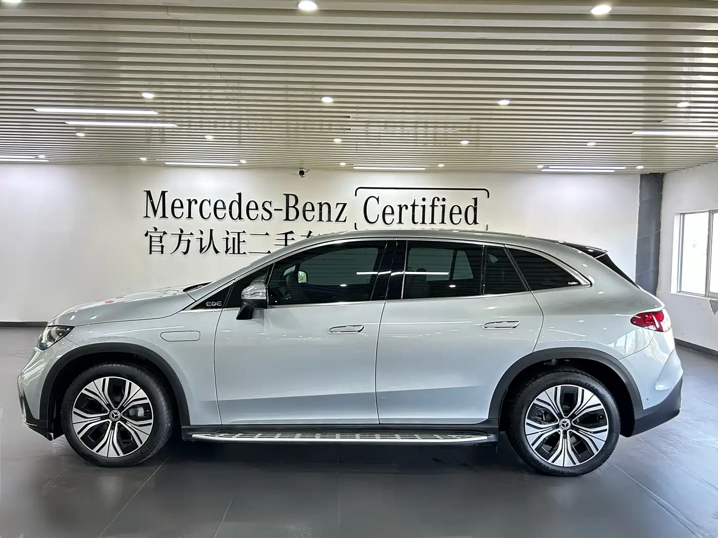 MERCEDES-BENZ EQE SUV