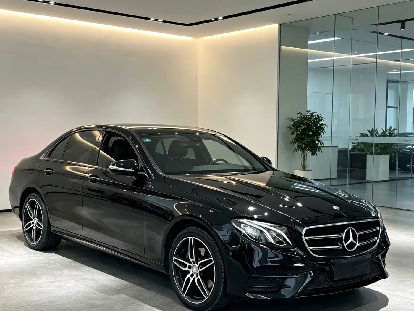 Фото 3 - Mercedes-Benz E-Class