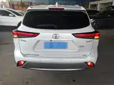 Photo 4 - Toyota Highlander