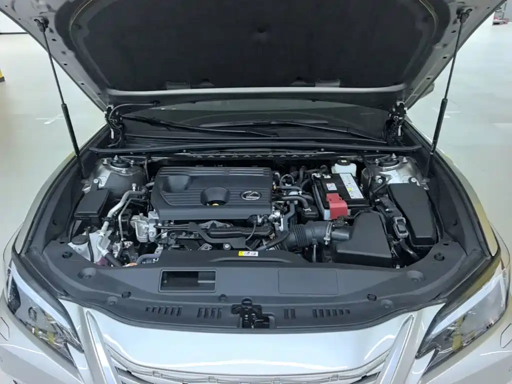 Lexus ES 2026 2025 200 Ultimate Edition