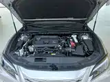 Photo 20 - Lexus ES