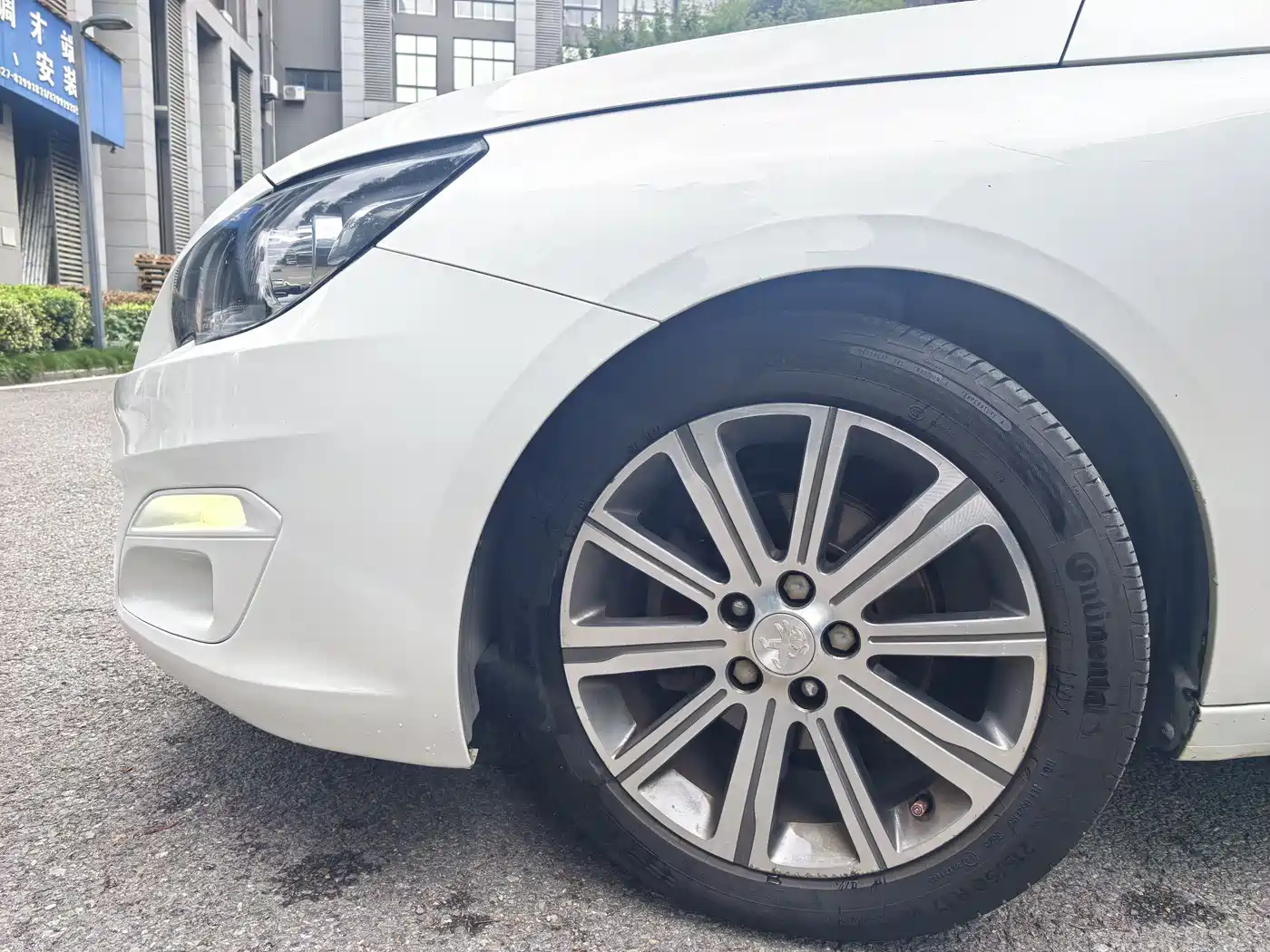 Peugeot 408 2014 1.8L Automatic Luxury Edition фото 5