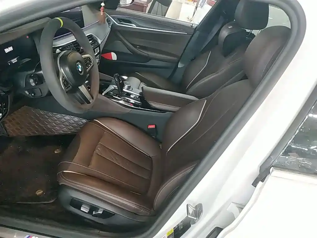 BMW 5 Series New Energy 2021 535Le M Sport Package фото 11
