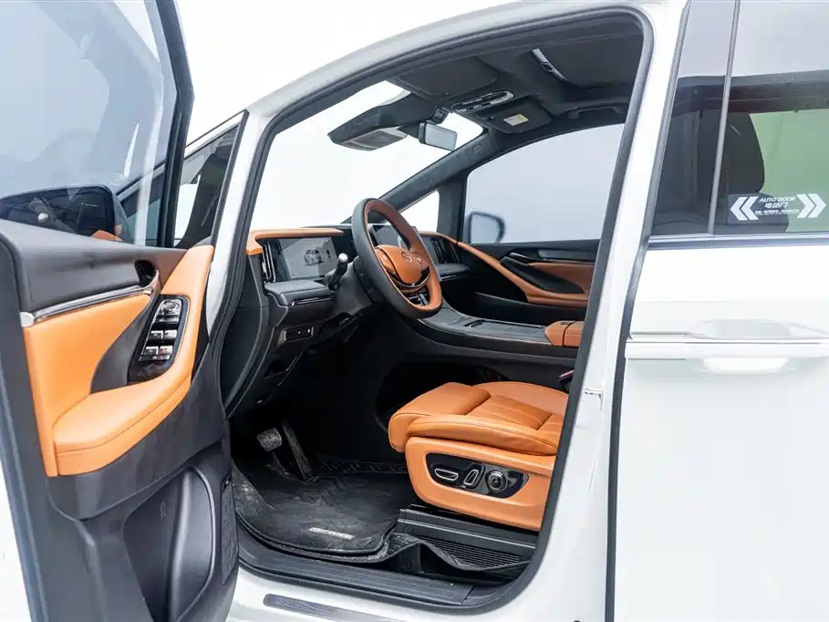 GAC Trumpchi Trumpchi Xiangwang M8 2025 2025 Model QianKun Series Ultra First Class