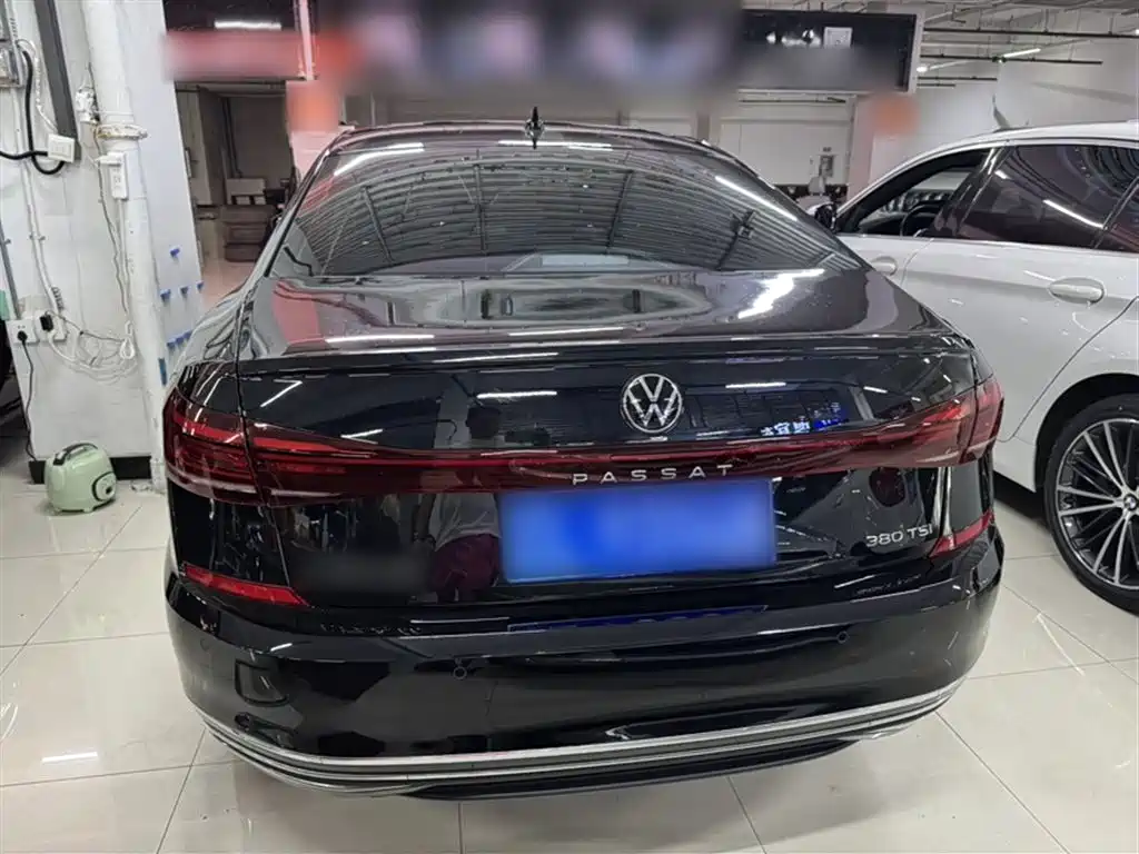 Volkswagen Passat 2024 380TSI Elite Edition фото 13