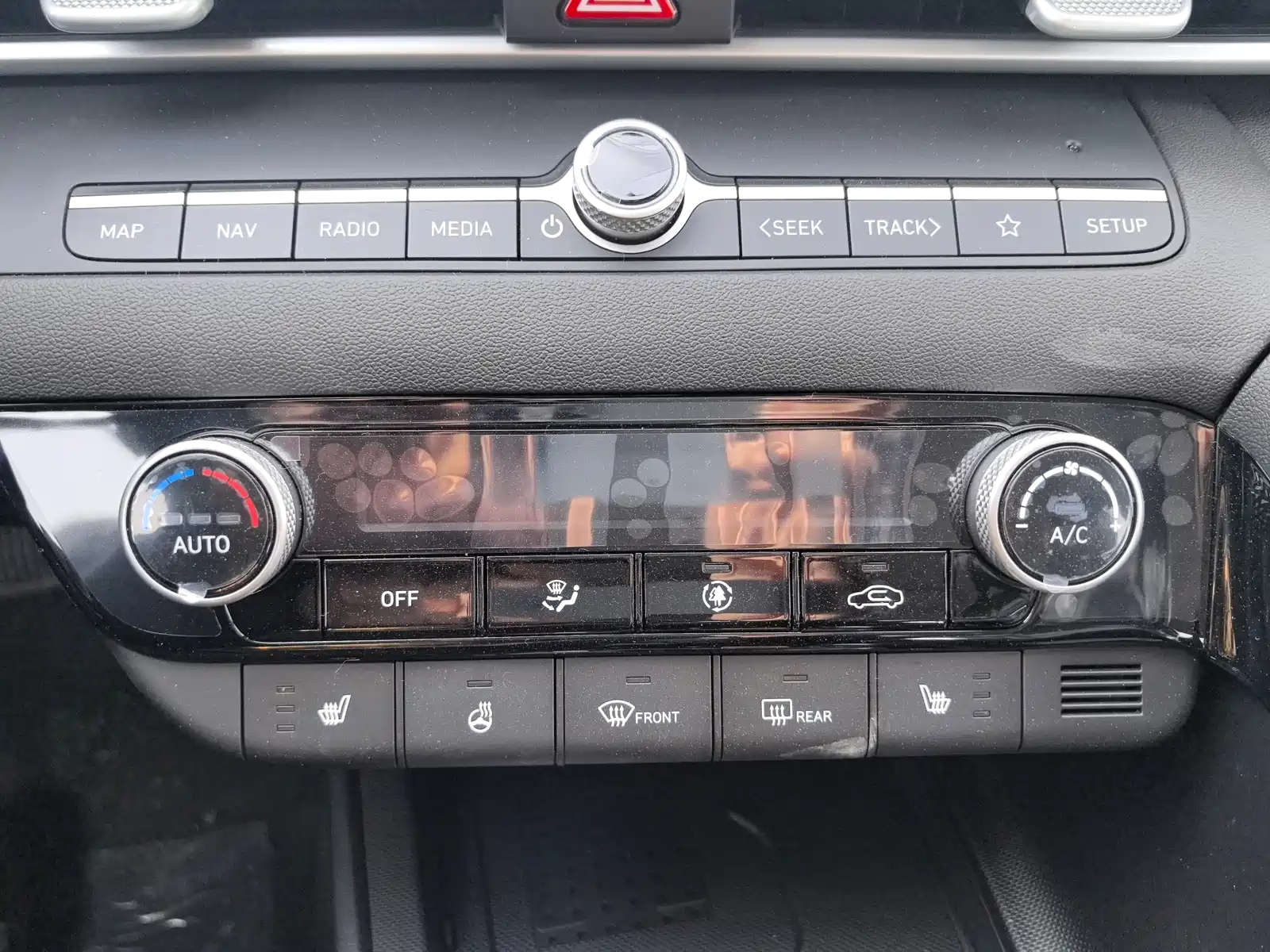Photo 20 - Hyundai Elantra