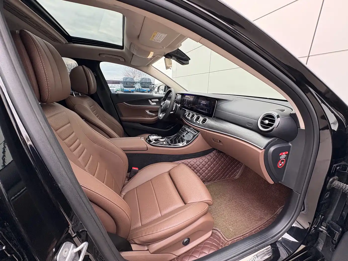 Mercedes-Benz E-Class 2018 E 200 L Sport 4MATIC фото 13