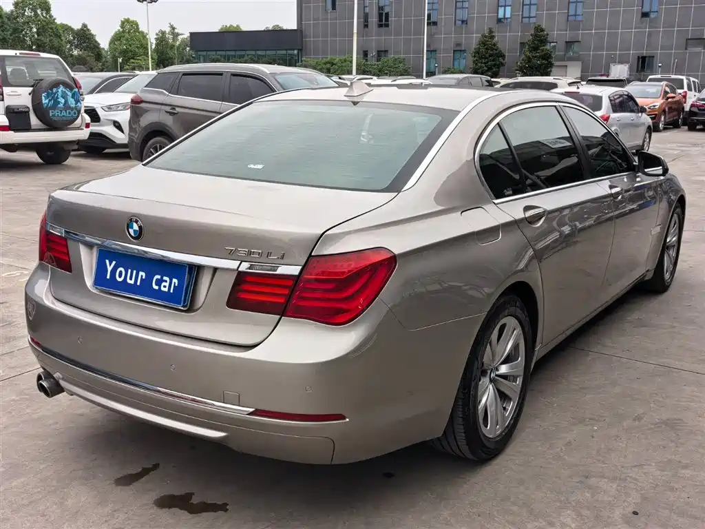 BMW 7 Series 2013 Model 730Li Leading фото 5