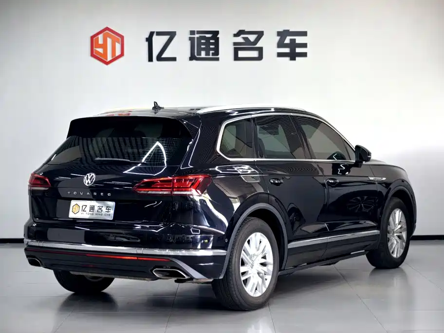 Фото 25 - Volkswagen Touareg