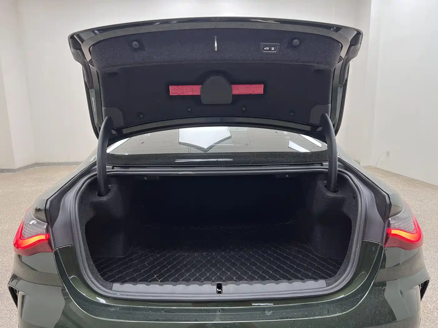 BMW 4 Series 2022 Second Facelift 430i M Sport Shadow Edition фото 35