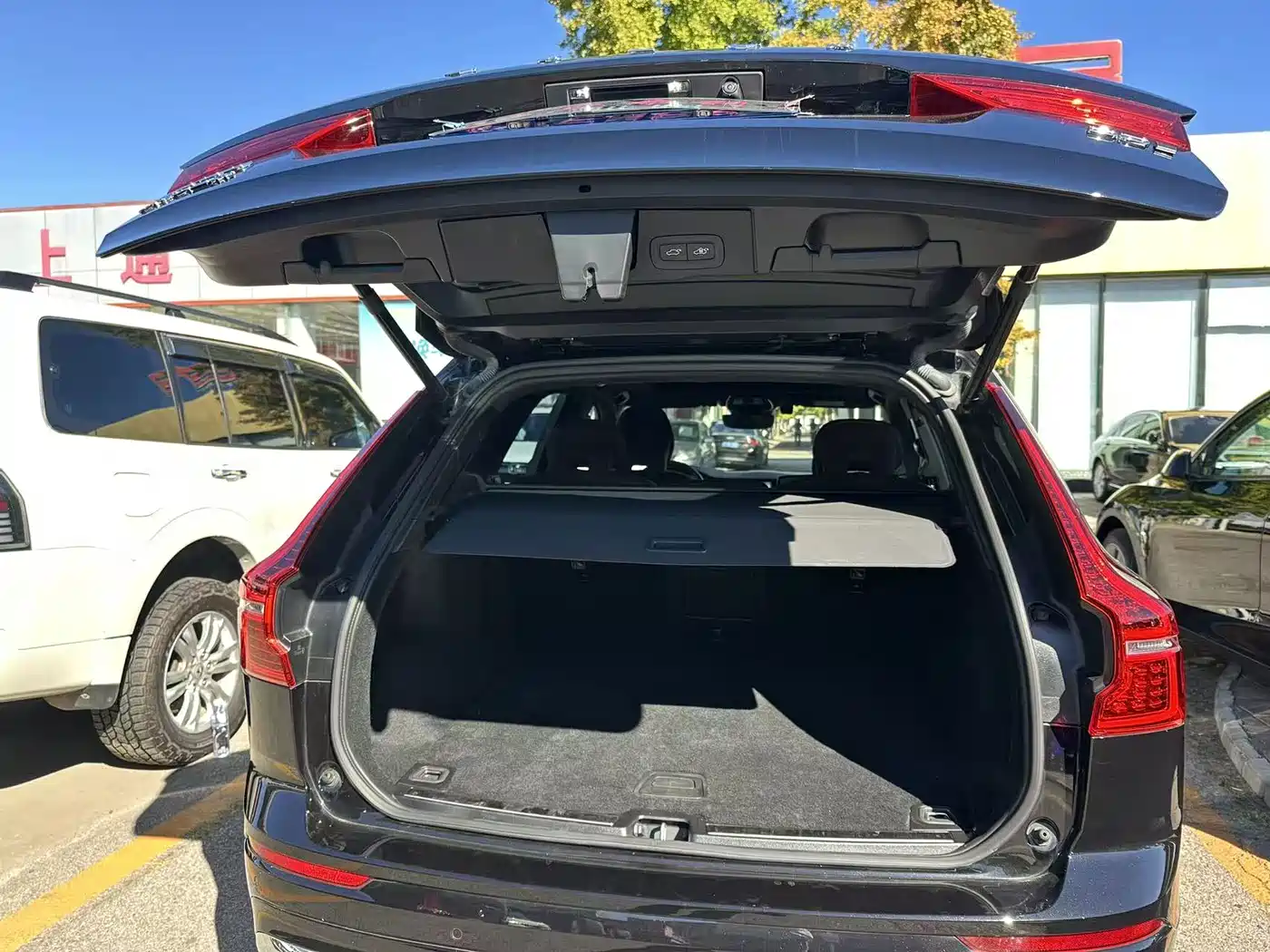Volvo XC60 2025 2025 B5 AWD Smart Elite Luxury Edition