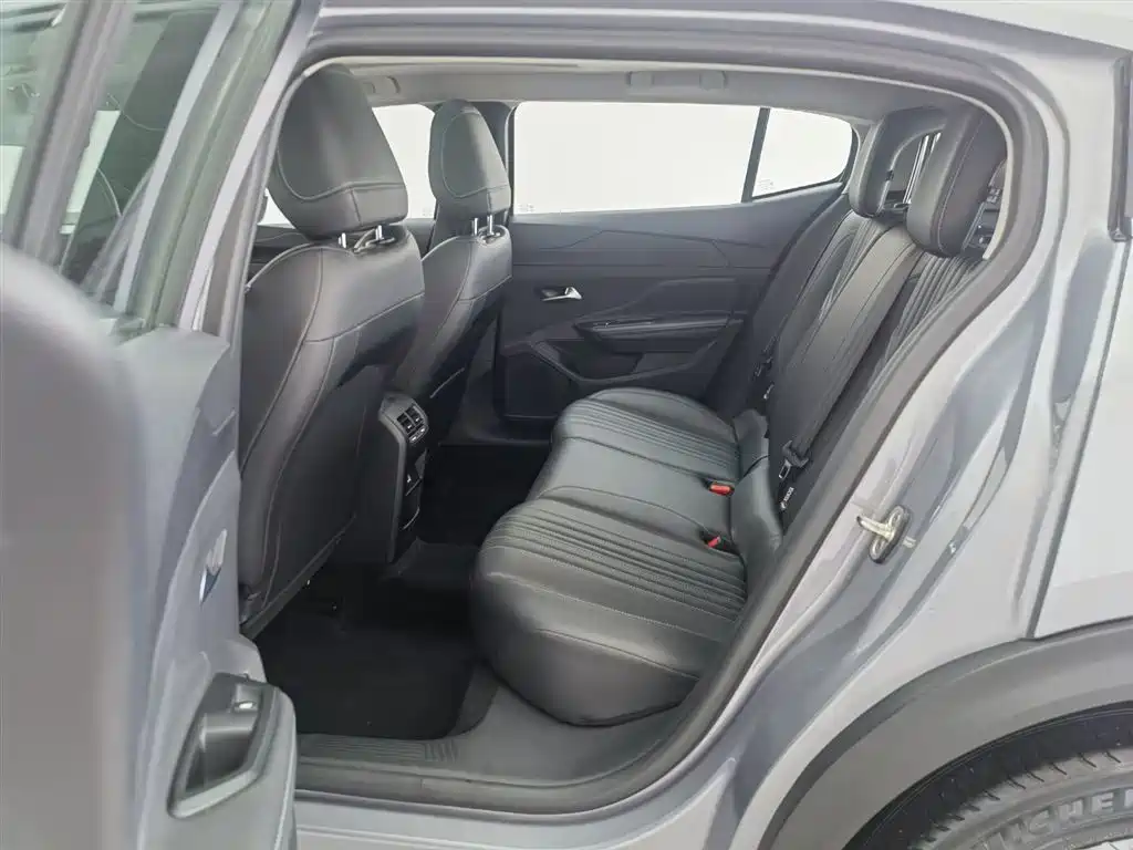 Peugeot 408X 2023 Gravity Edition фото 15