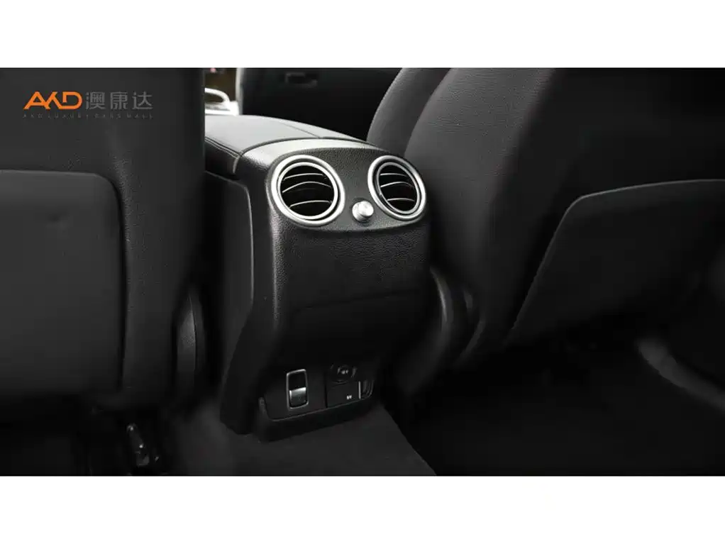 Mercedes-Benz GLC 2019 Facelift GLC 260 L 4MATIC Luxury фото 9
