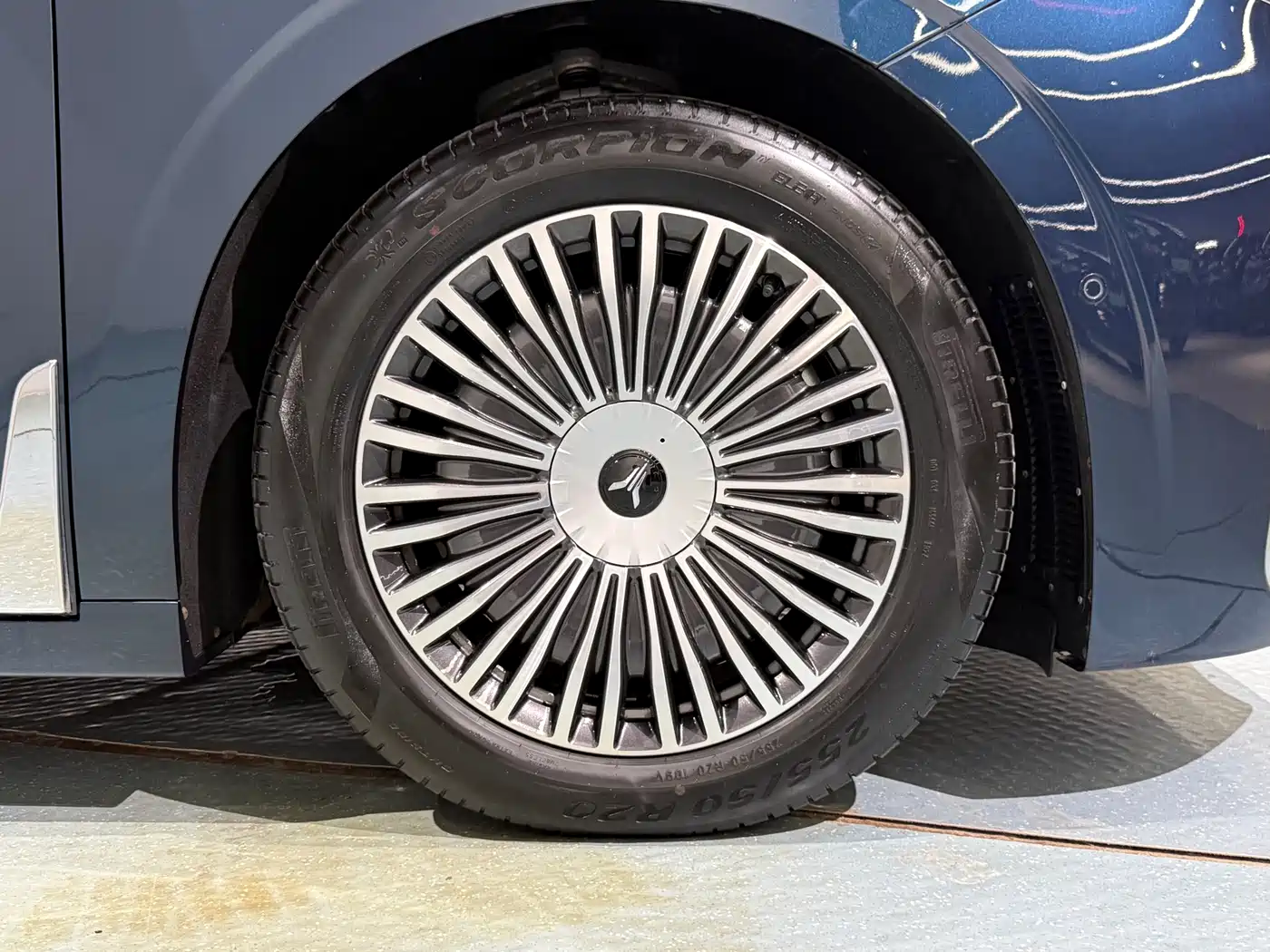 Voyah Auto Voyah Dreamer 2025 PHEV AWD Flagship Kunpeng Edition фото 20