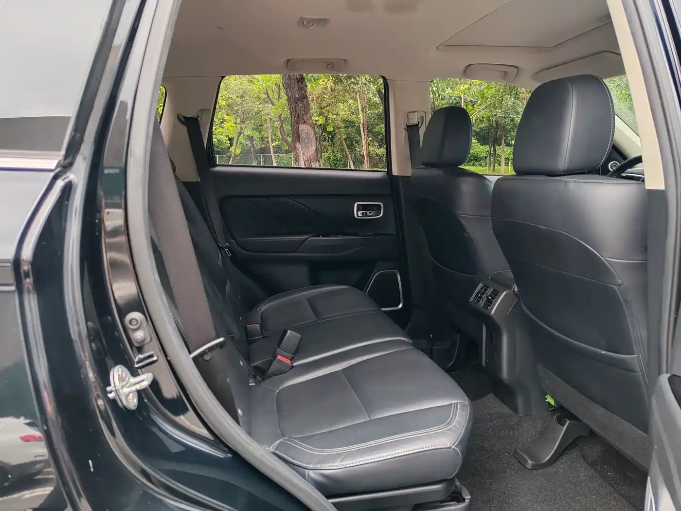 Mitsubishi Outlander 2019 2.4L 4WD Deluxe Edition 5-Seater China VI фото 7