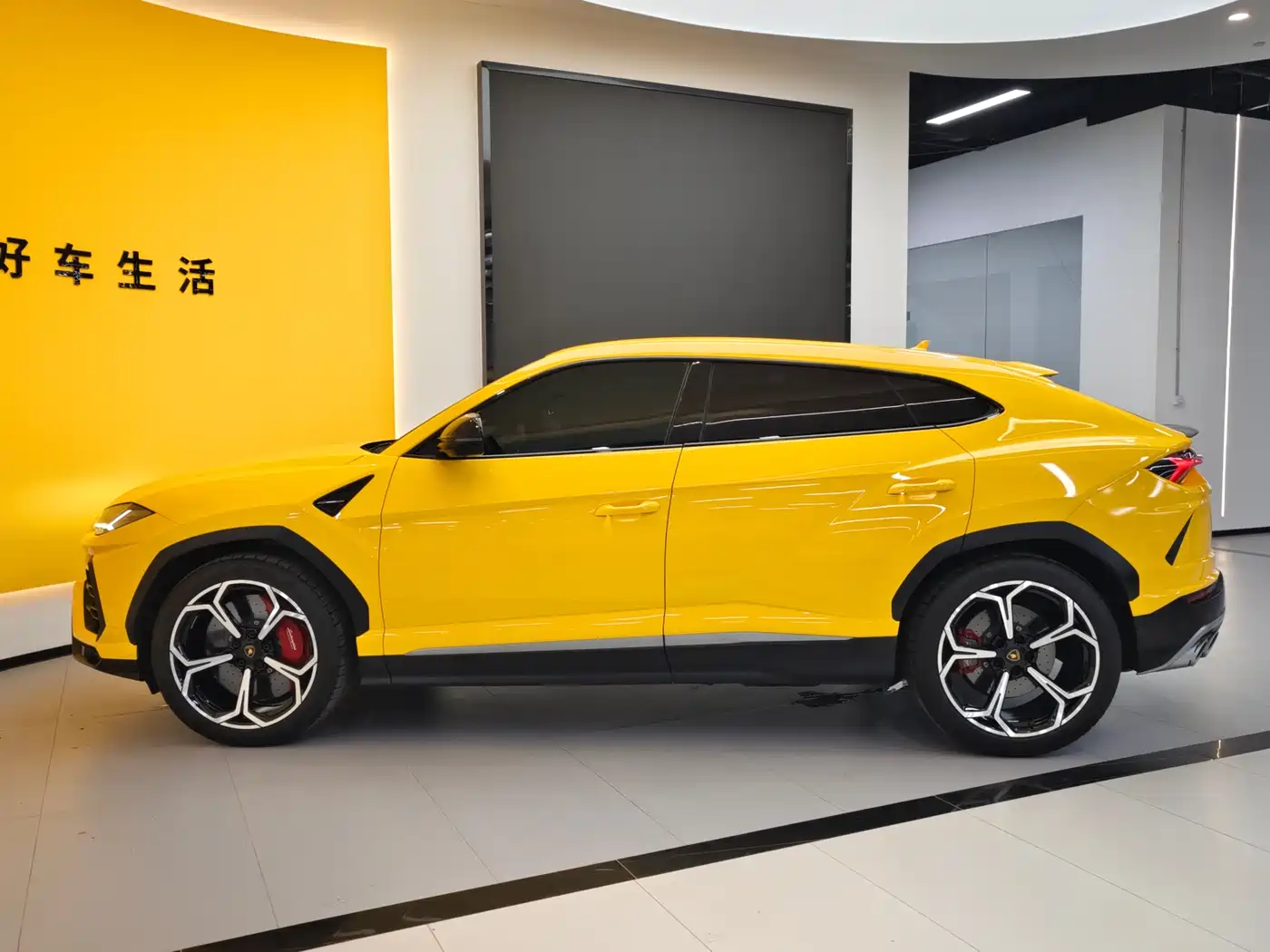 Lamborghini Urus 2021 4.0T V8 фото 9