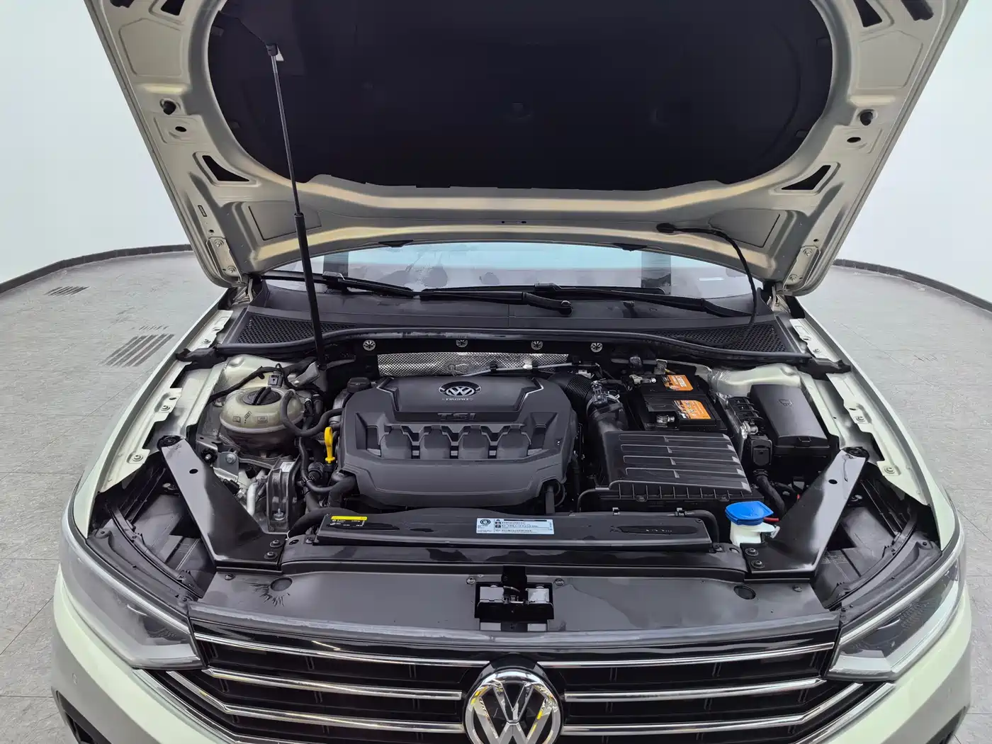 Volkswagen Magotan 2020 330TSI DSG Luxury фото 7