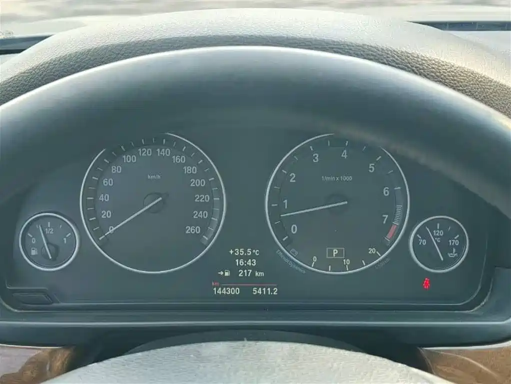BMW 5 Series 2011 528Li Luxury фото 9