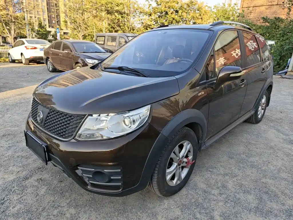 Photo 1 - Dongfeng Fengxing Joyear X3