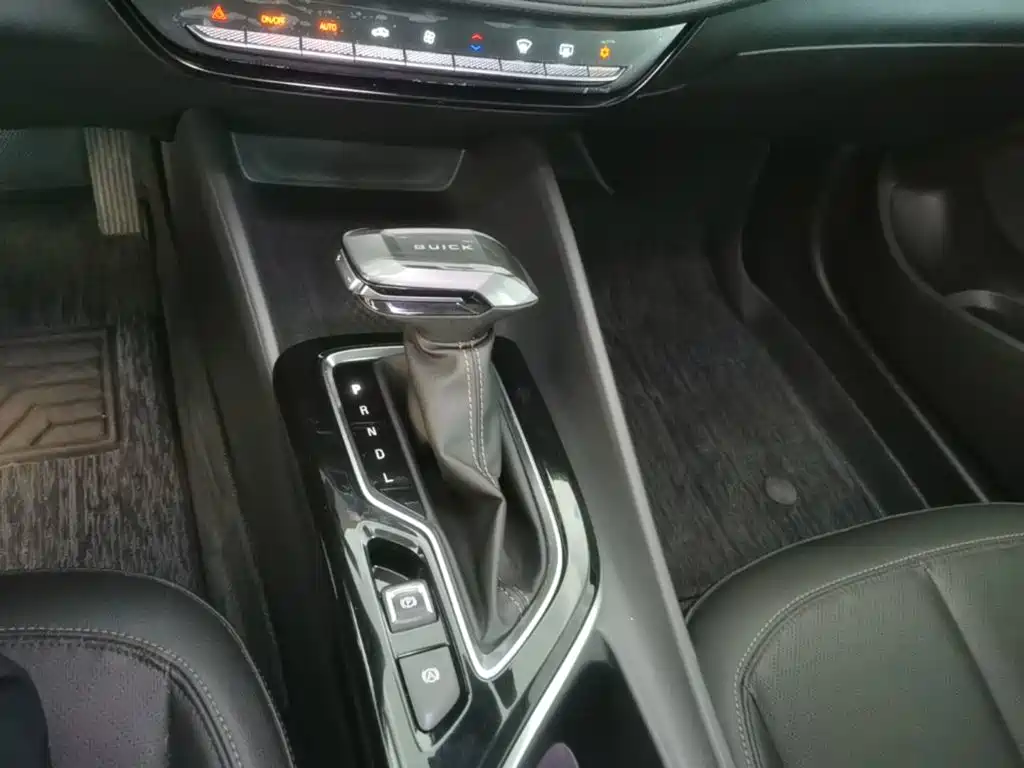 Photo 14 - Buick Verano