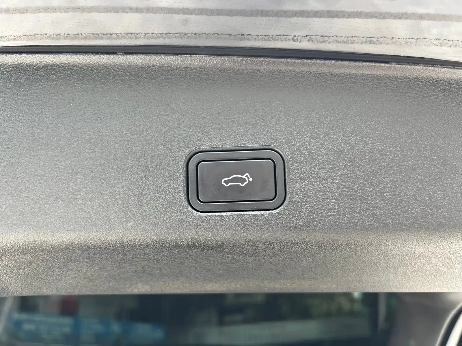 Фото 27 - Geely Monjaro